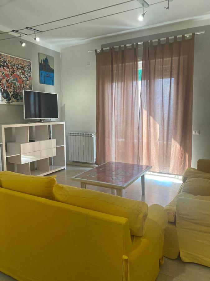 Md House Bed and Breakfast Civitavecchia Eksteriør billede